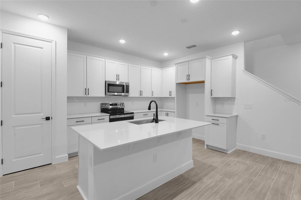Image 8 of property listing at 741 WEKIVA RIDGE DRIVE, Mount Dora, FL 32757