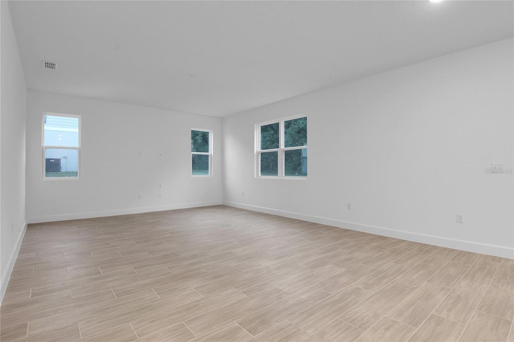 Image 10 of property listing at 741 WEKIVA RIDGE DRIVE, Mount Dora, FL 32757