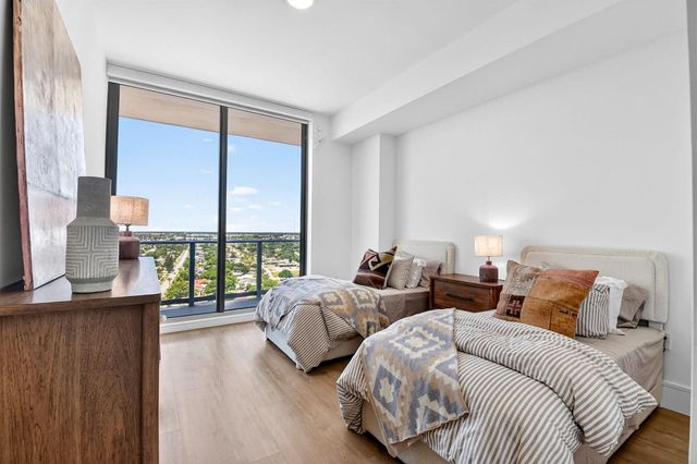 220 Lake Shore Drive 1708, Lake Park, FL 33403