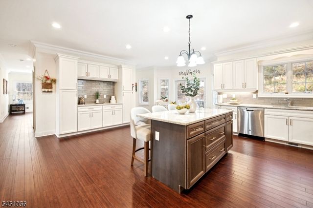 1121 N Washington Ave, Green Brook Twp., NJ 08812