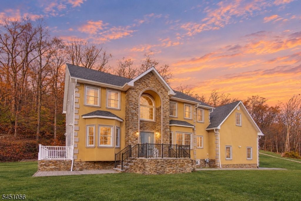 1121 N Washington Ave, Green Brook Twp., NJ 08812 — photo 2