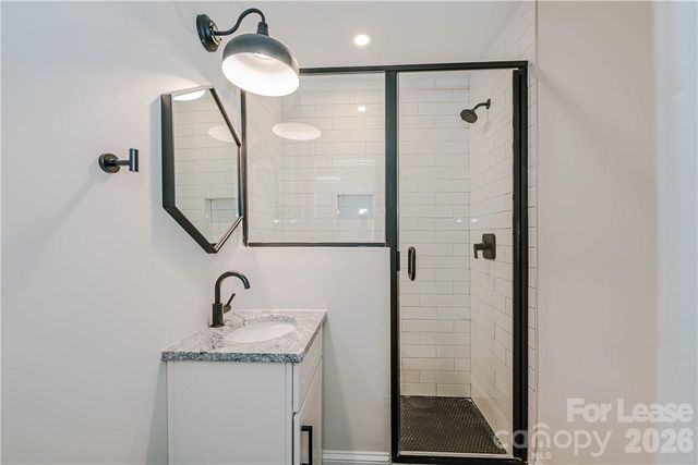 616 Oakland Avenue B, Charlotte, NC 28204