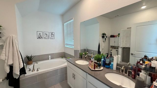 11200 LISTENING DRIVE, Orlando, FL 32832