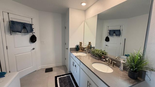 11200 LISTENING DRIVE, Orlando, FL 32832