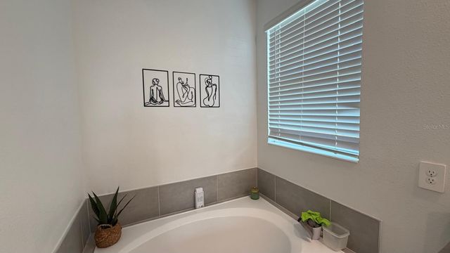 11200 LISTENING DRIVE, Orlando, FL 32832