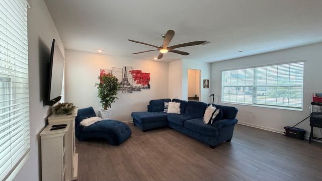 11200 LISTENING DRIVE, Orlando, FL 32832