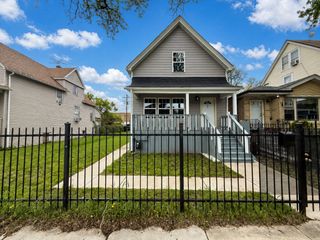 5415 W RICE Street, Chicago, IL 60651