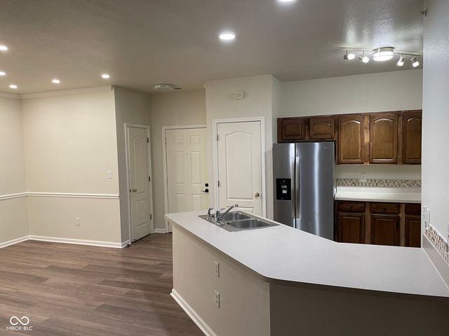 12820 University Crescent 2C, Carmel, IN 46032