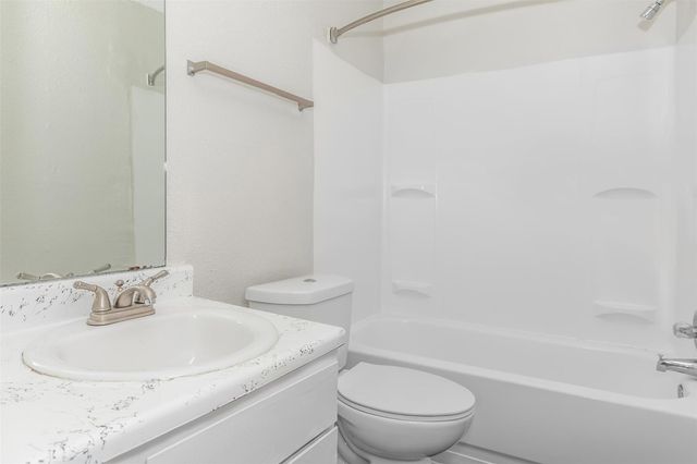 10402 Sandpiper Drive 10-141, Houston, TX 77096