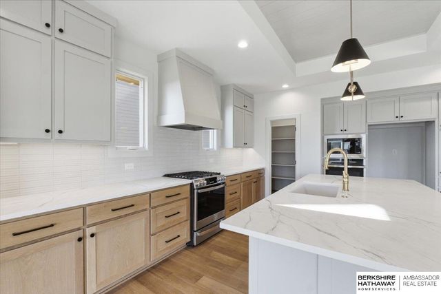 5439 Kestrel Parkway, Elkhorn, NE 68022