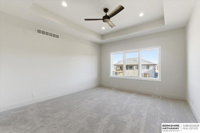 5439 Kestrel Parkway, Elkhorn, NE 68022