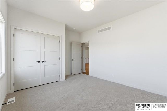 5439 Kestrel Parkway, Elkhorn, NE 68022