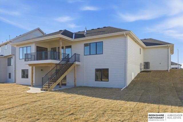5439 Kestrel Parkway, Elkhorn, NE 68022