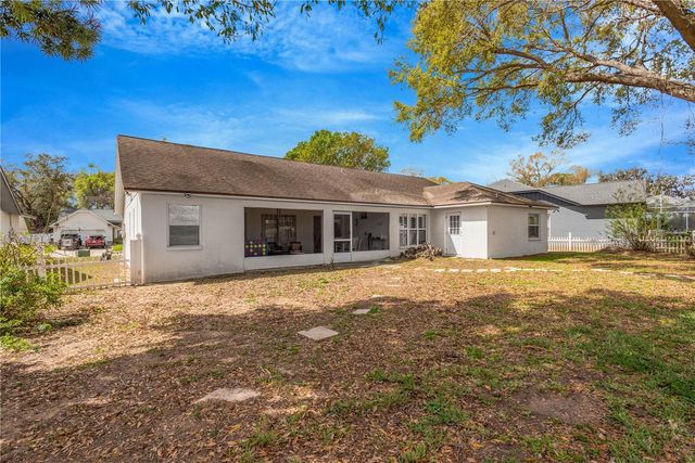 2626 CRESTFIELD DRIVE, Valrico, FL 33596