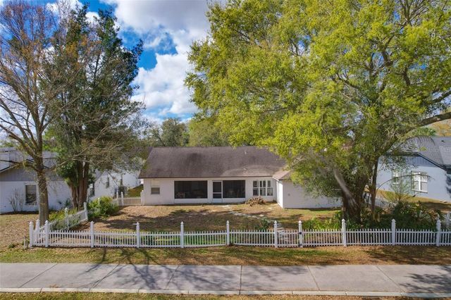 2626 CRESTFIELD DRIVE, Valrico, FL 33596