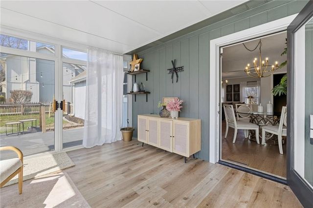 225 SW Seagull Street, Lee's Summit, MO 64082