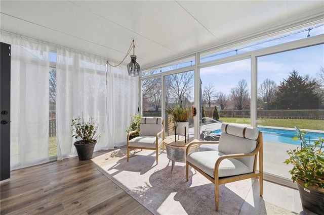 225 SW Seagull Street, Lee's Summit, MO 64082