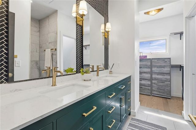 225 SW Seagull Street, Lee's Summit, MO 64082