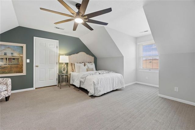 225 SW Seagull Street, Lee's Summit, MO 64082