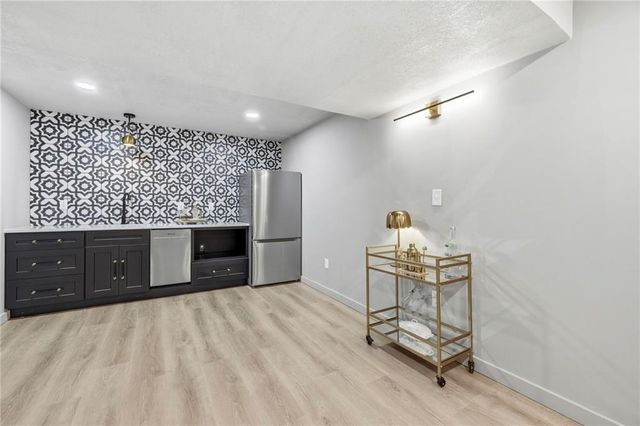 225 SW Seagull Street, Lee's Summit, MO 64082