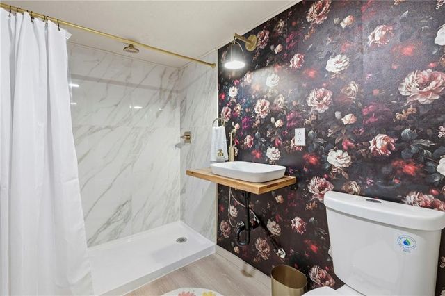 225 SW Seagull Street, Lee's Summit, MO 64082