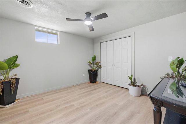 225 SW Seagull Street, Lee's Summit, MO 64082