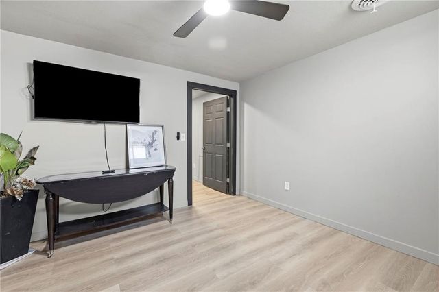 225 SW Seagull Street, Lee's Summit, MO 64082