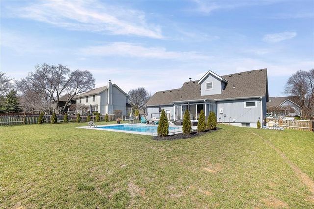 225 SW Seagull Street, Lee's Summit, MO 64082