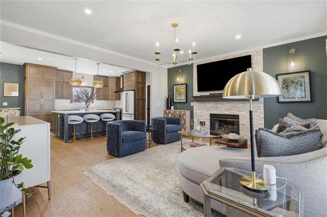 225 SW Seagull Street, Lee's Summit, MO 64082