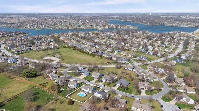 225 SW Seagull Street, Lee's Summit, MO 64082