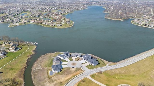 225 SW Seagull Street, Lee's Summit, MO 64082