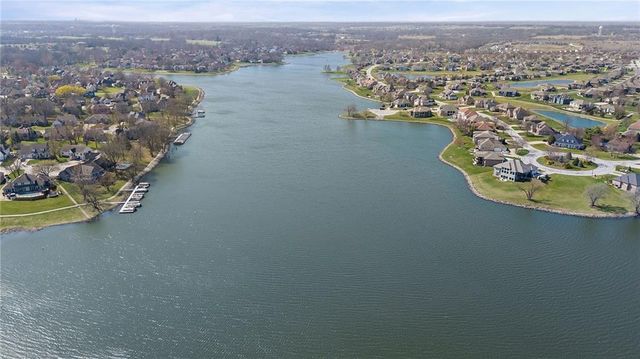 225 SW Seagull Street, Lee's Summit, MO 64082