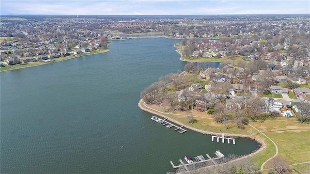 225 SW Seagull Street, Lee's Summit, MO 64082