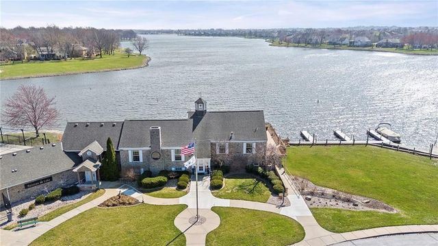 225 SW Seagull Street, Lee's Summit, MO 64082