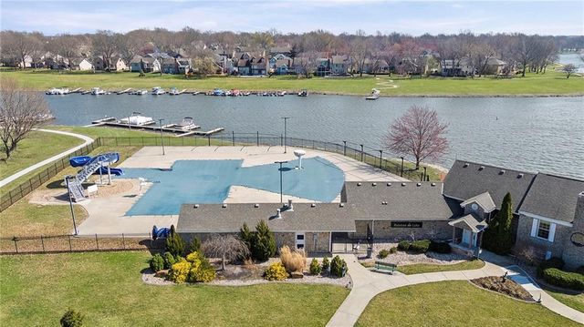 225 SW Seagull Street, Lee's Summit, MO 64082