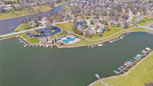 225 SW Seagull Street, Lee's Summit, MO 64082