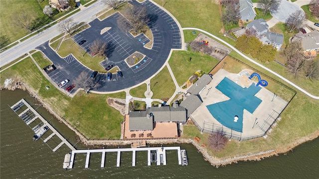 225 SW Seagull Street, Lee's Summit, MO 64082