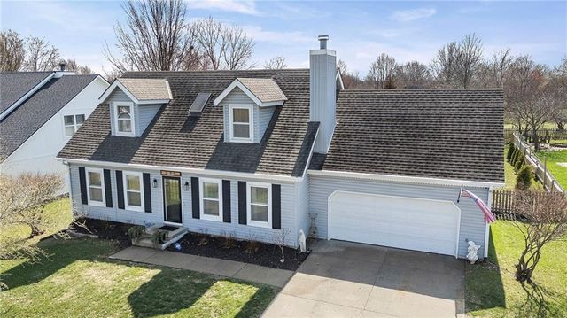 225 SW Seagull Street, Lee's Summit, MO 64082