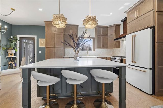 225 SW Seagull Street, Lee's Summit, MO 64082