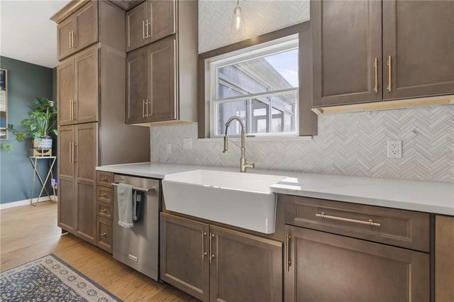 225 SW Seagull Street, Lee's Summit, MO 64082