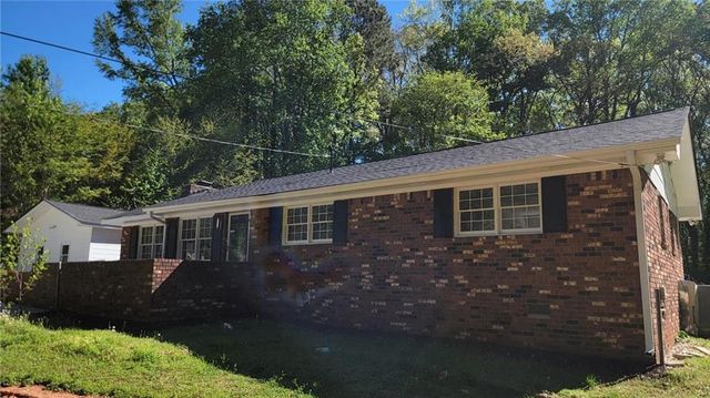 5686 Woodland Drive, Acworth, GA 30102