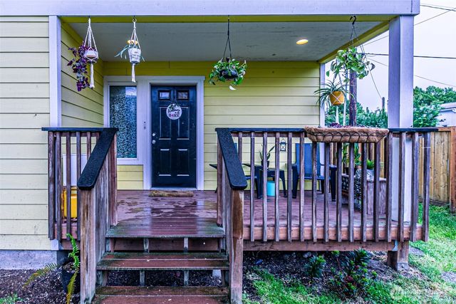 106 2nd Street NE, Yelm, WA 98597
