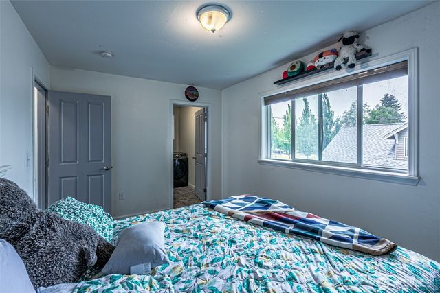 106 2nd Street NE, Yelm, WA 98597