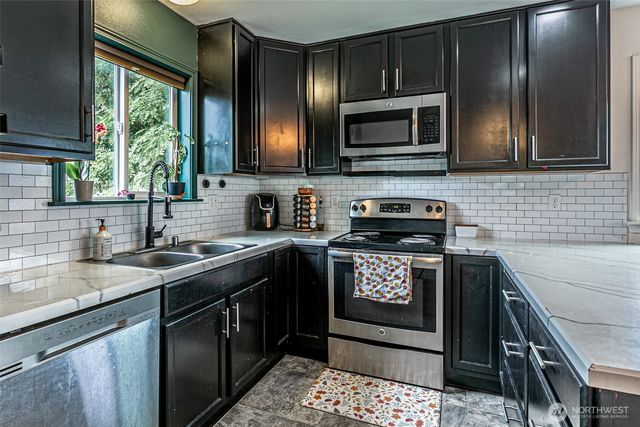 106 2nd Street NE, Yelm, WA 98597