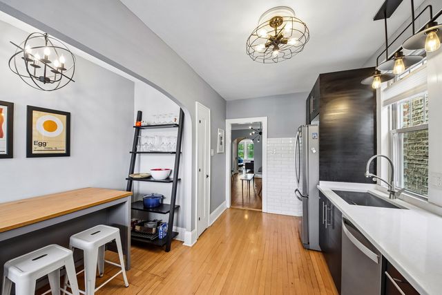 5643 N Campbell Avenue, Chicago, IL 60659
