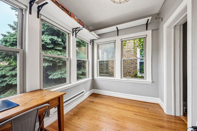 5643 N Campbell Avenue, Chicago, IL 60659