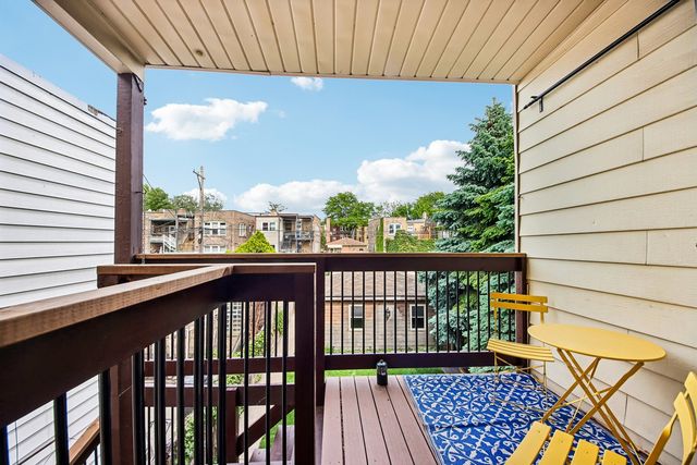 5643 N Campbell Avenue, Chicago, IL 60659