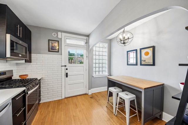5643 N Campbell Avenue, Chicago, IL 60659