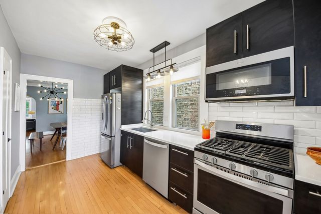 5643 N Campbell Avenue, Chicago, IL 60659
