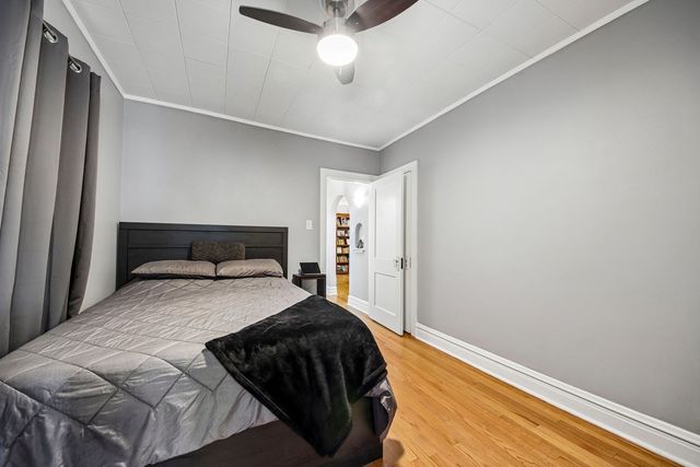 5643 N Campbell Avenue, Chicago, IL 60659